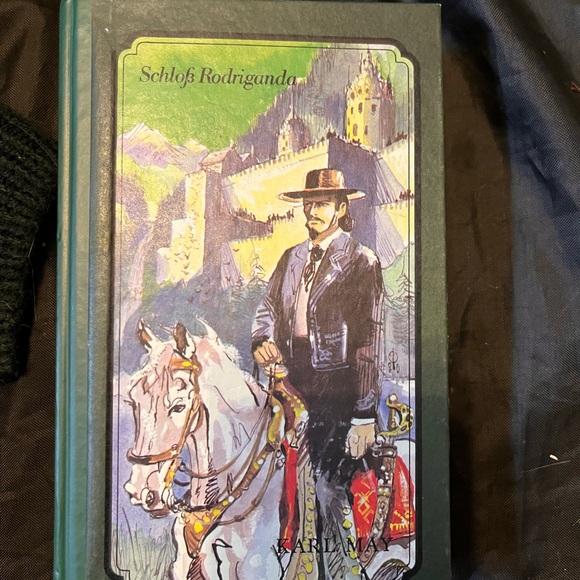 Shelf Display Books - Picture 8 of 16